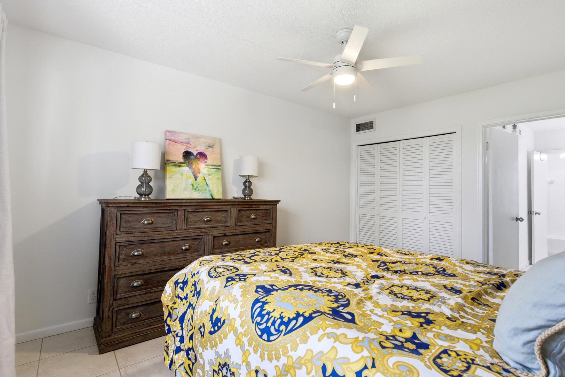 Unit 104 photo 16