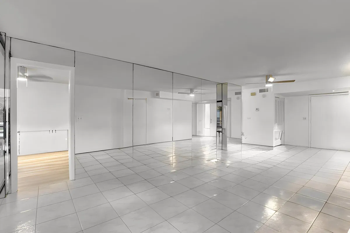 Unit 202 photo 7