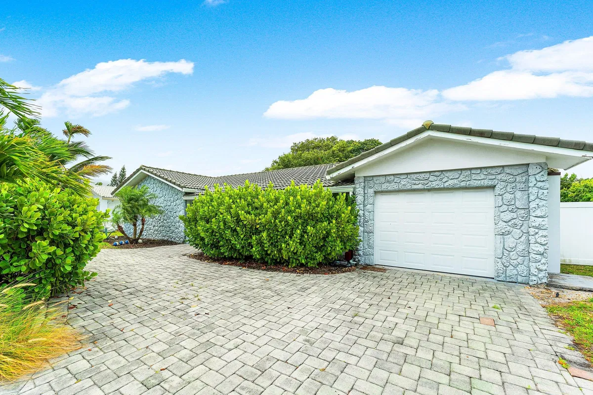 Residence photo 4