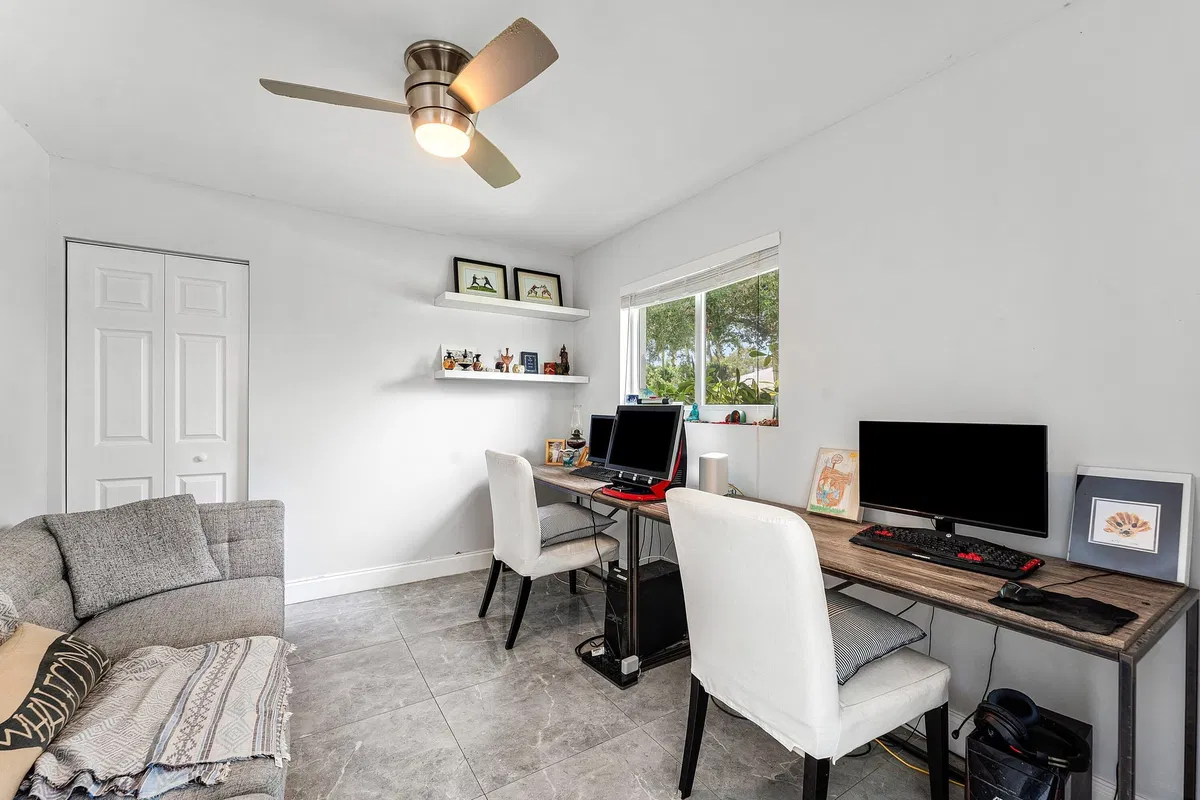 Residence photo 28