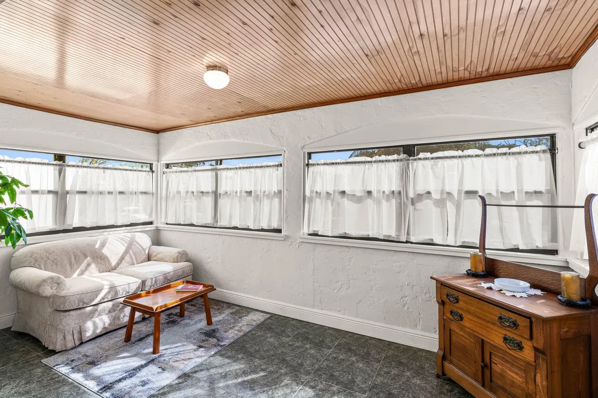 Residence photo 4