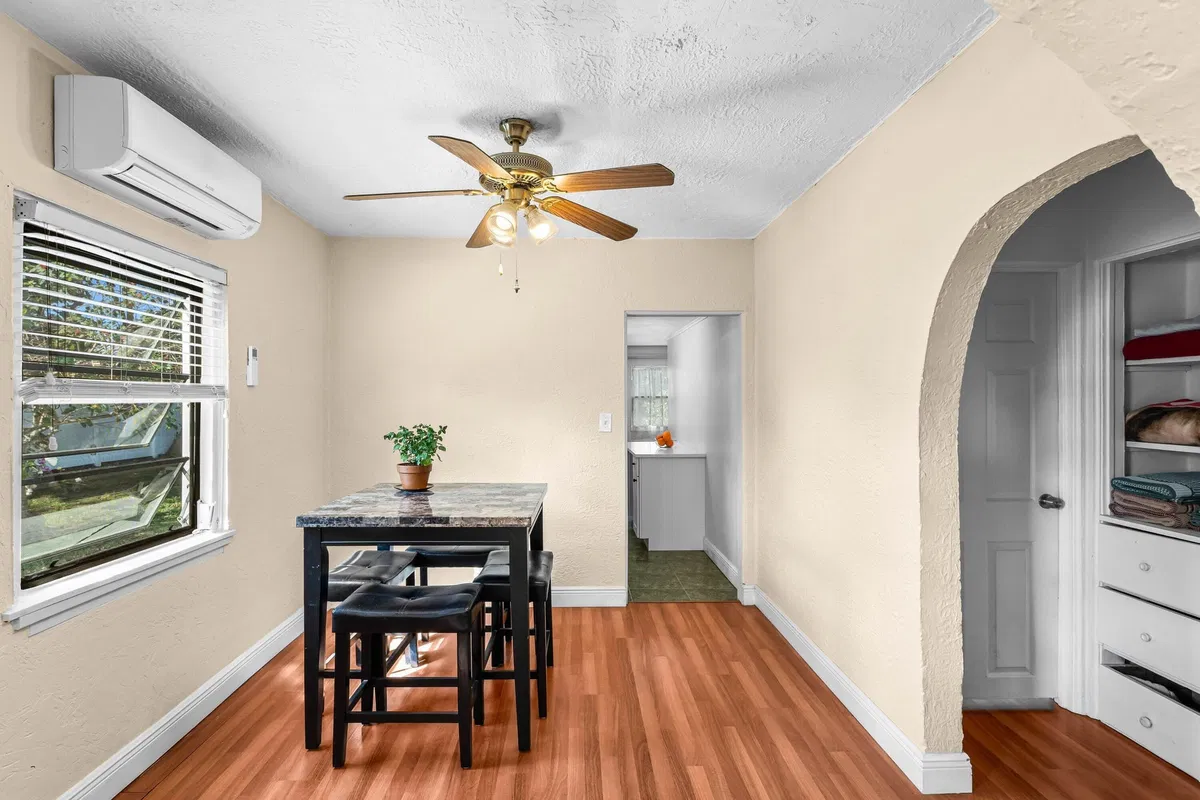 Residence photo 10
