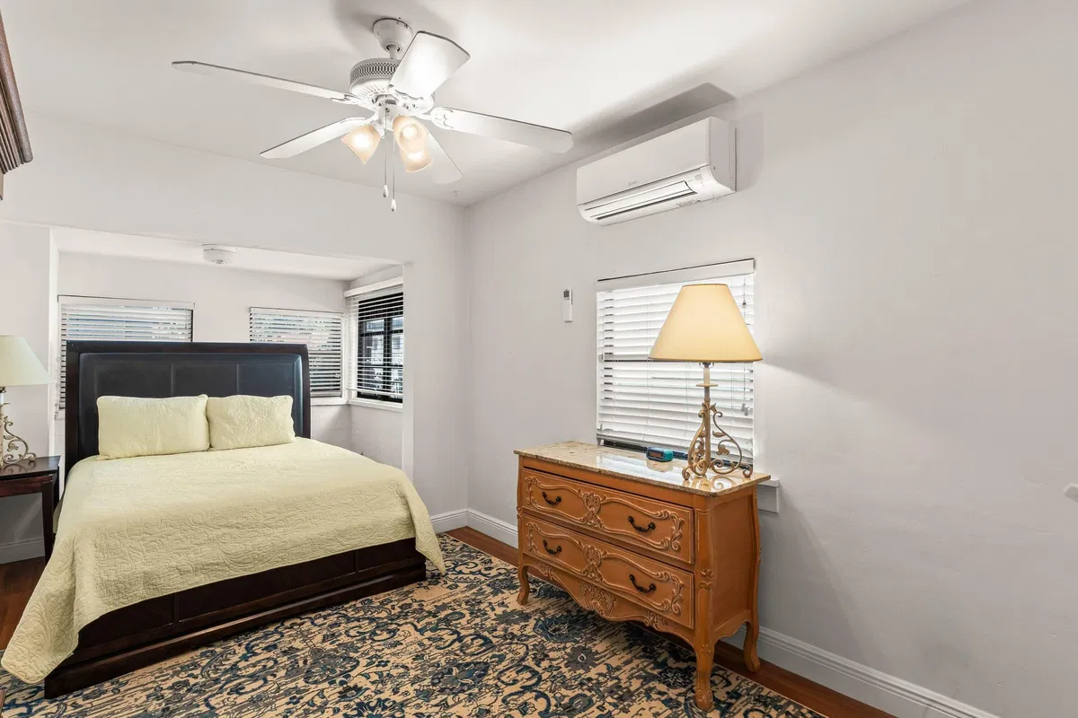 Residence photo 16
