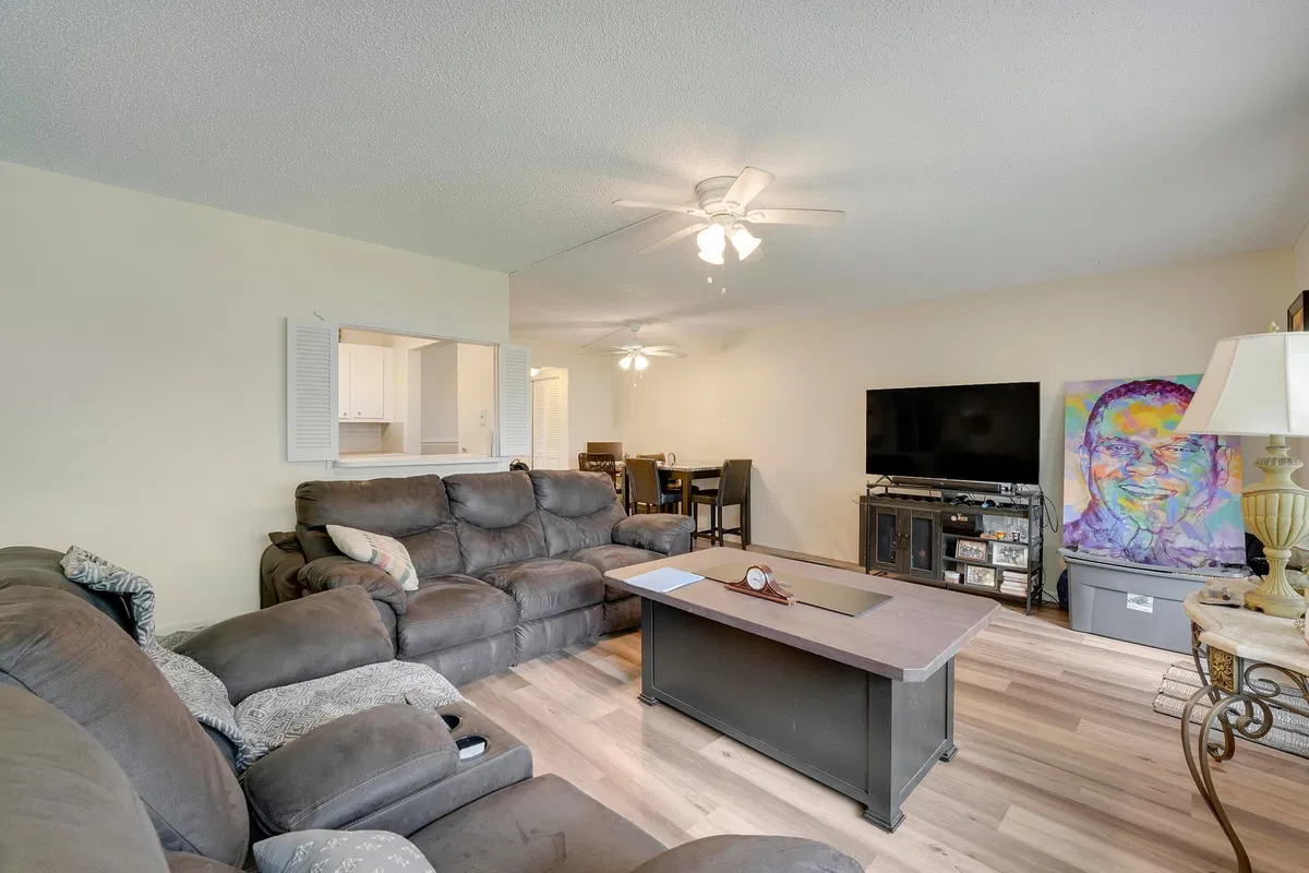 Residence photo 4