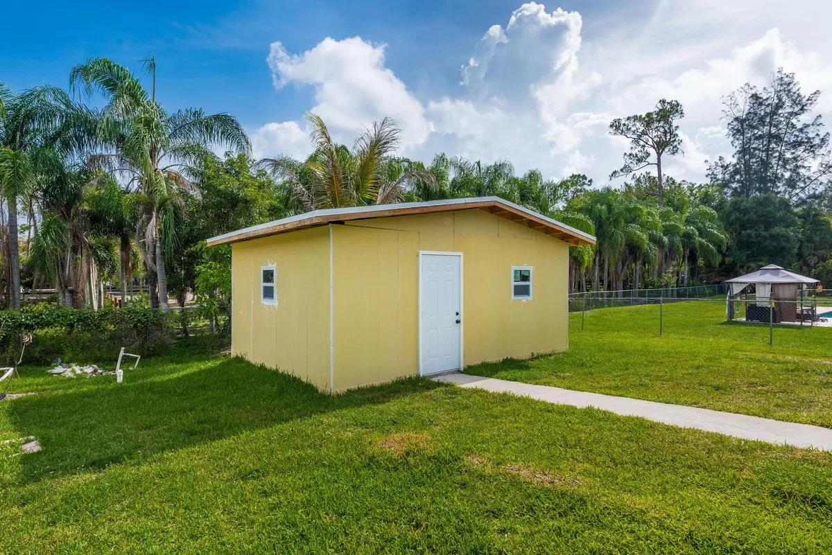 Residence photo 25