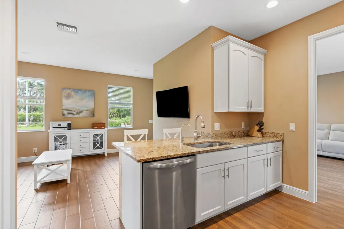 Residence photo 43
