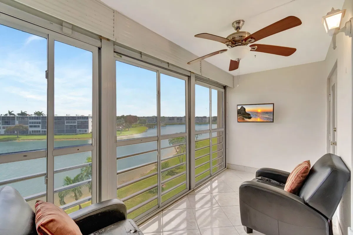 Residence photo 28