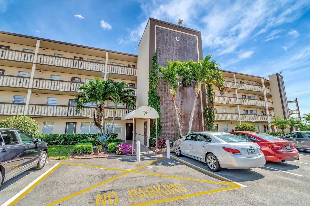 Residence photo 43