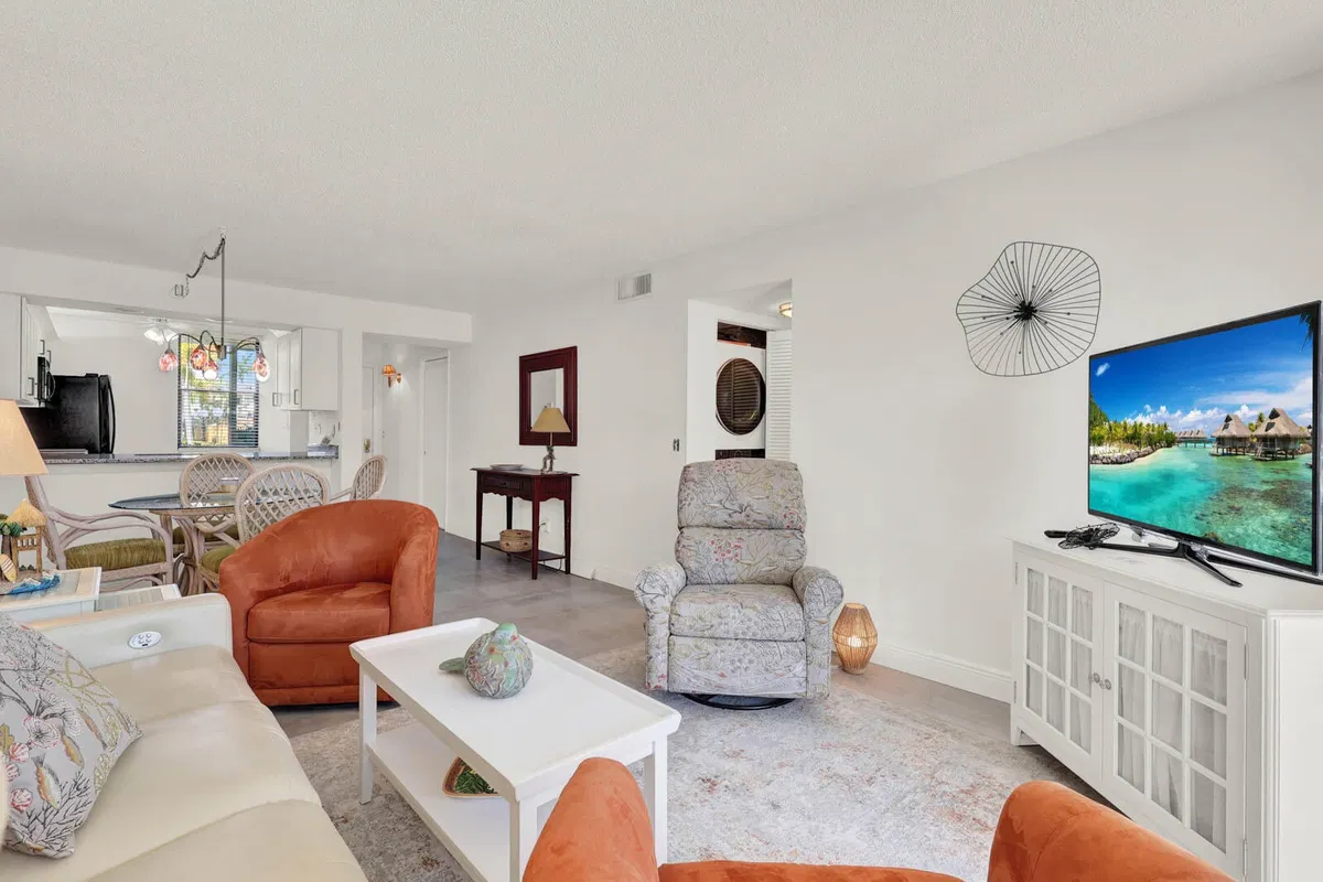  Unit 9102 photo 19