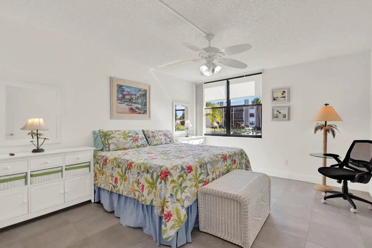  Unit 9102 photo 25