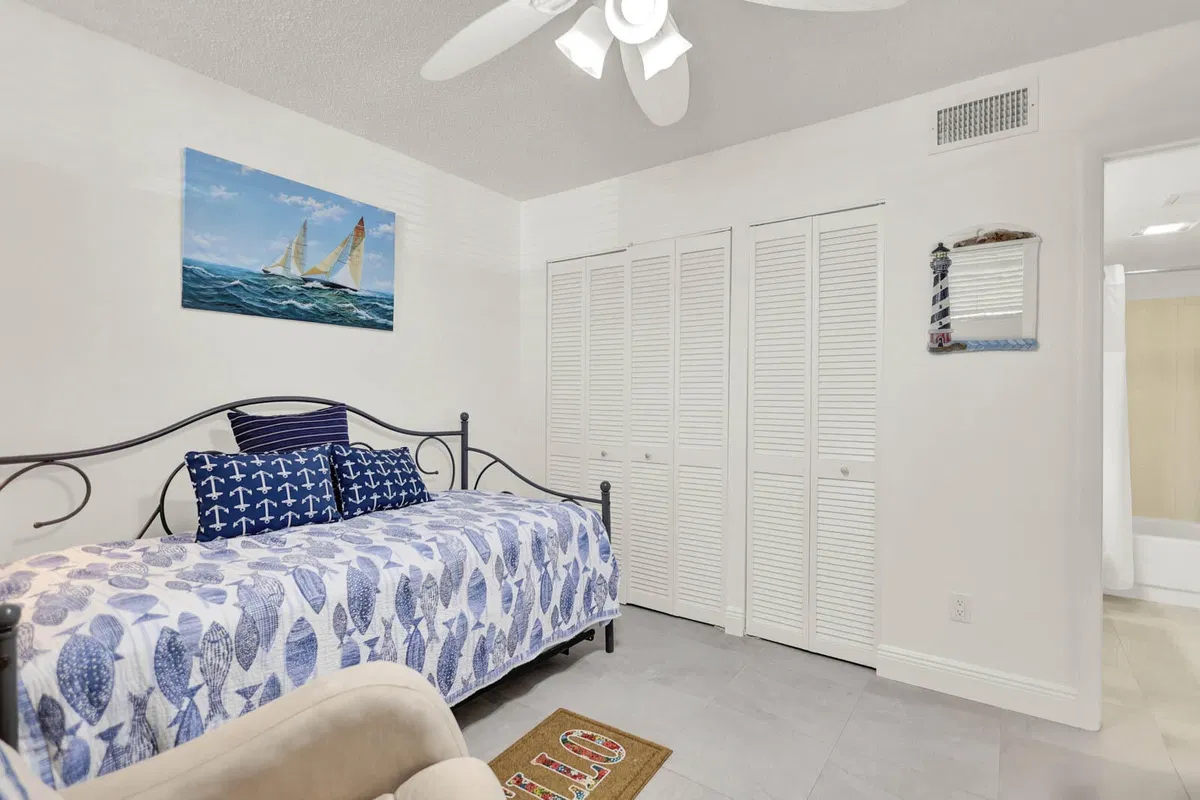  Unit 9102 photo 34