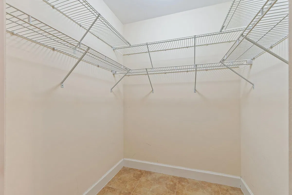 Residence photo 16
