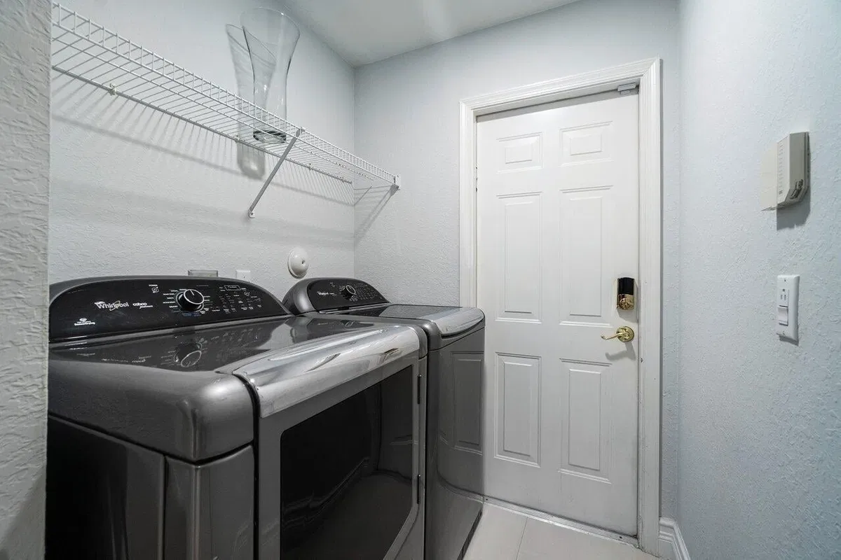 Residence photo 19