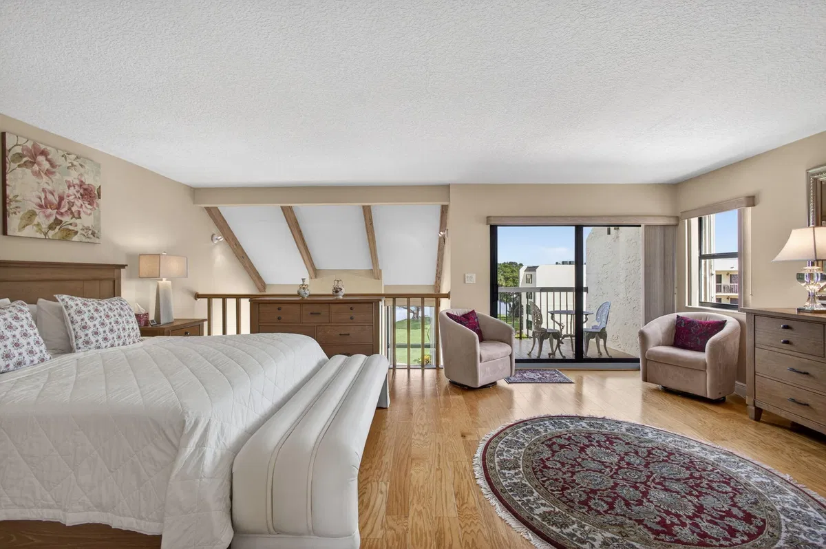 Unit 506 photo 31