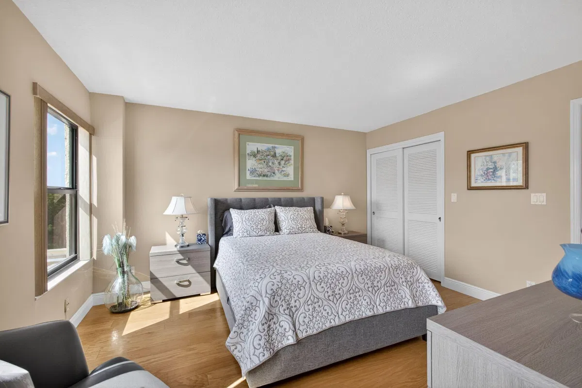 Unit 506 photo 40