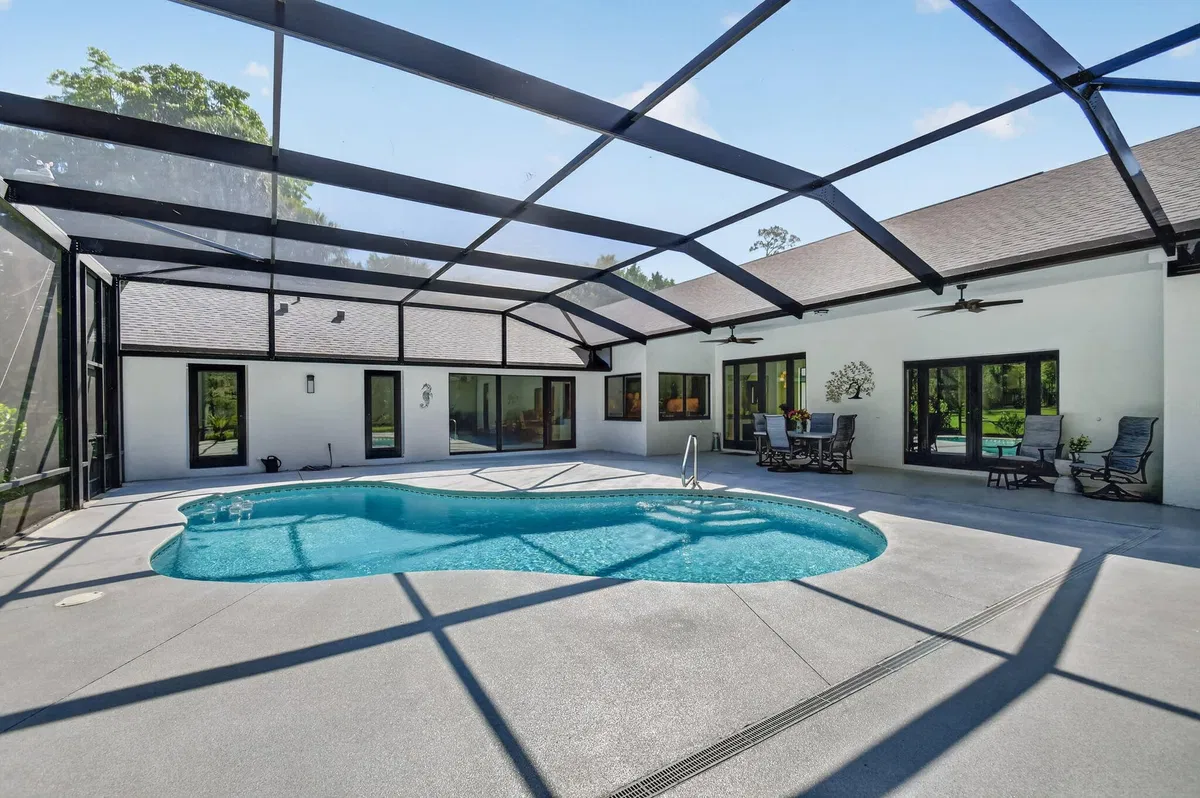 Pinewood Residence photo 49