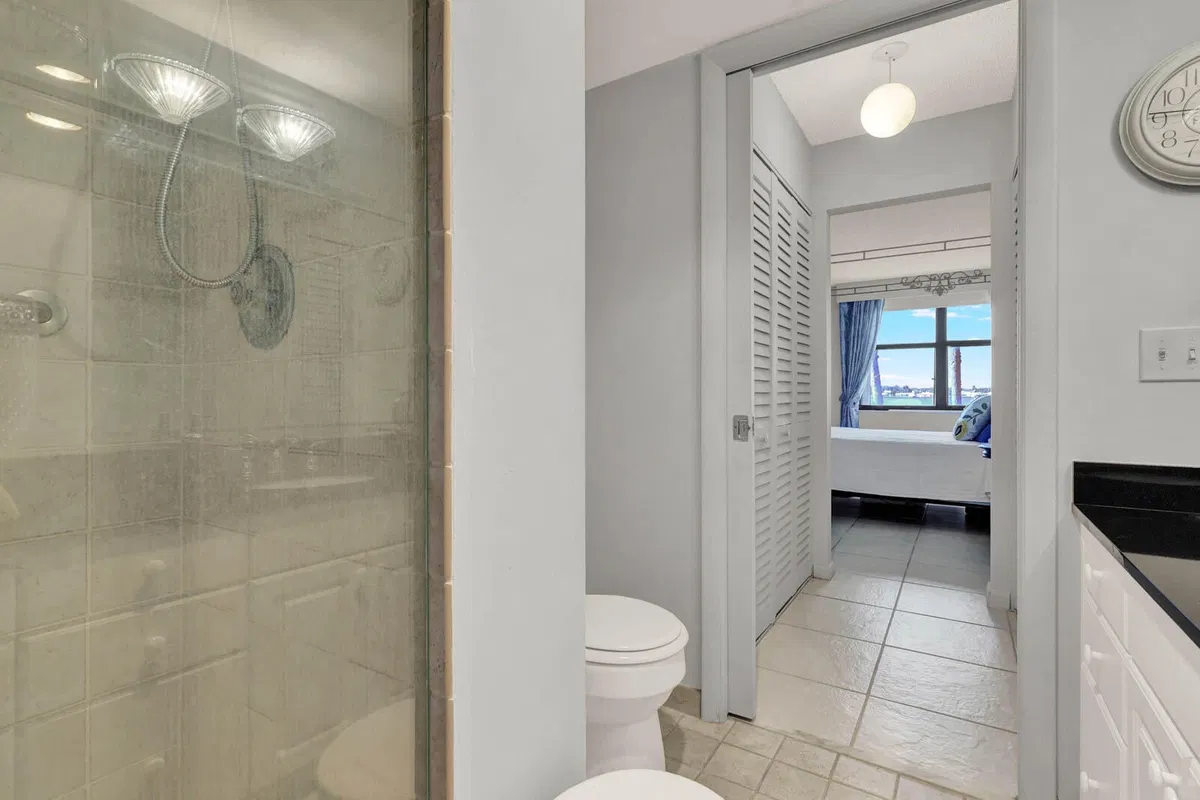 Unit 8-106 photo 31