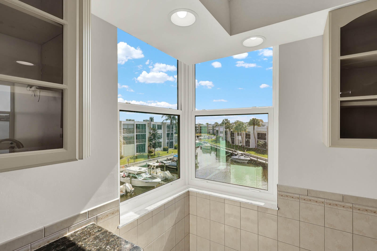  Unit 13-301 photo 16