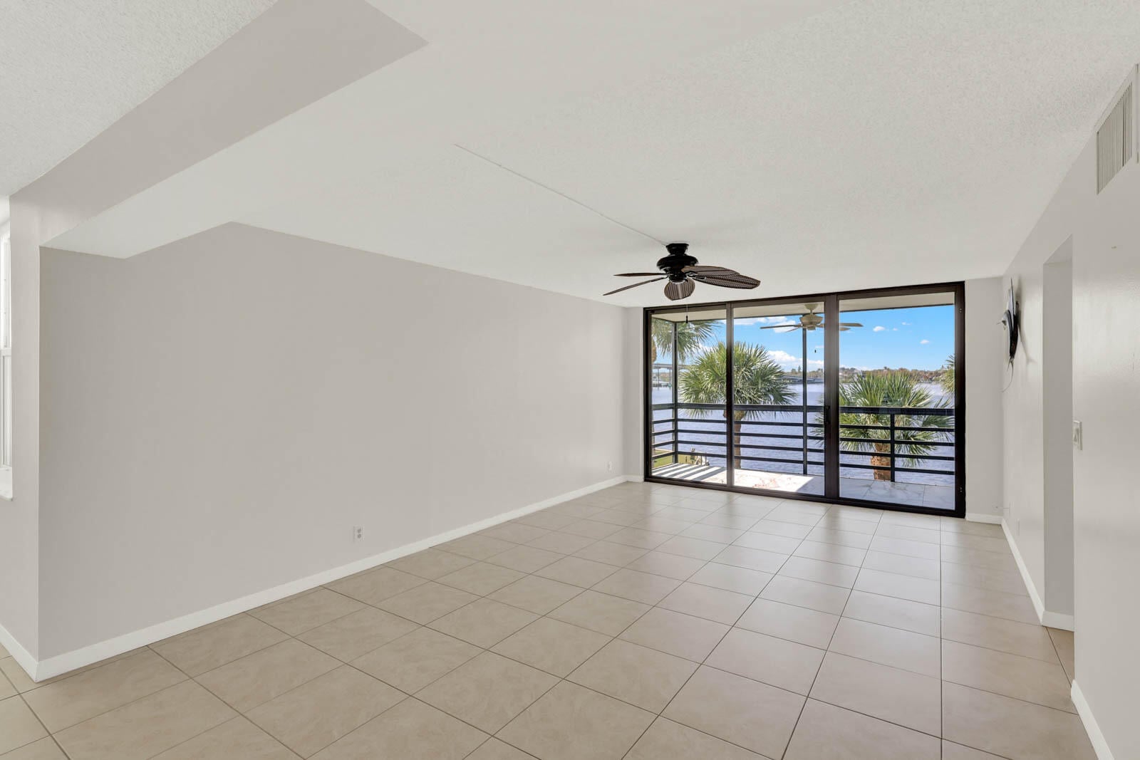  Unit 13-301 photo 19