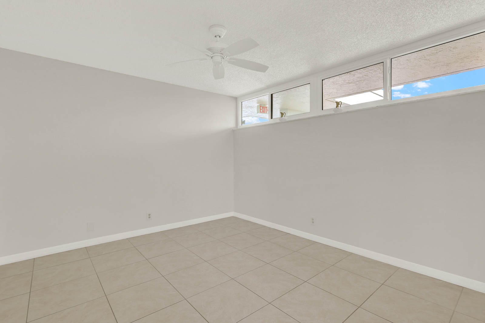  Unit 13-301 photo 31