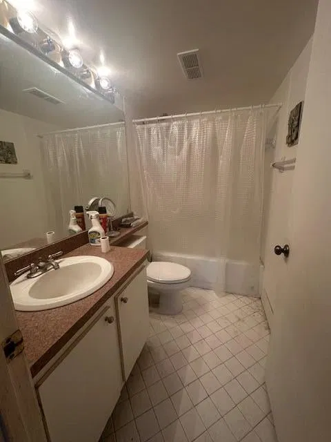 Unit 2020 photo 7