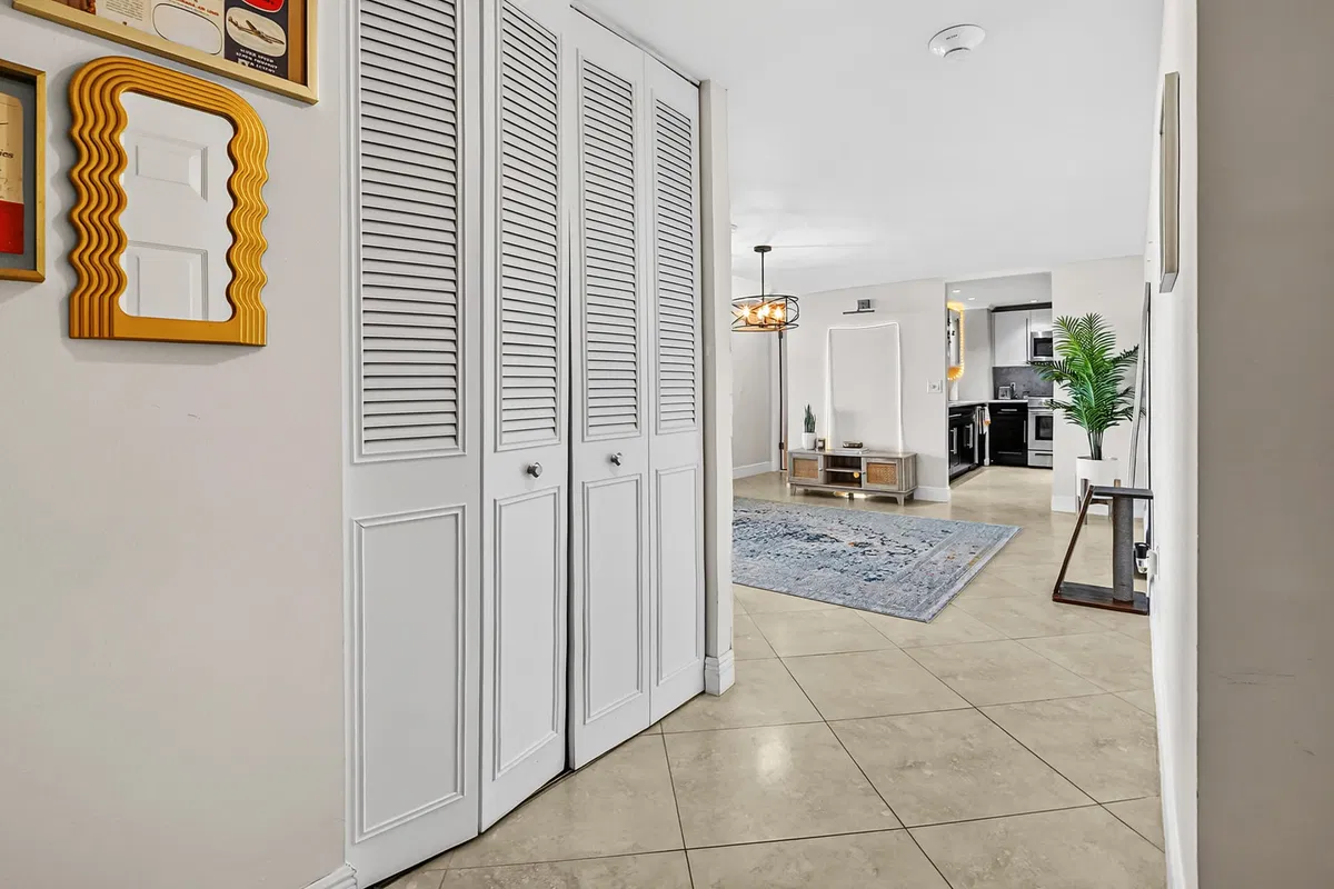 Palm Beach House Unit 1106 photo 4