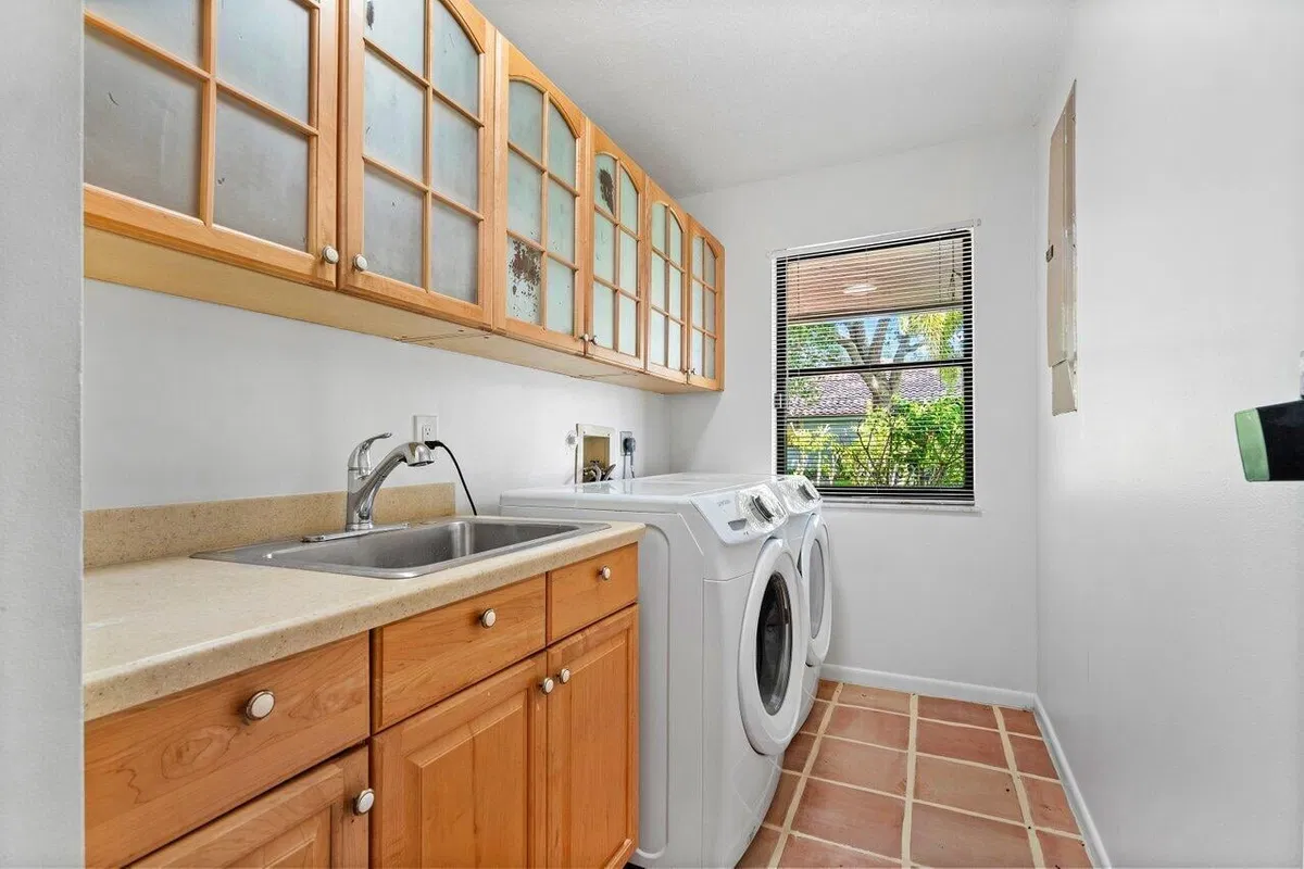 Residence photo 31