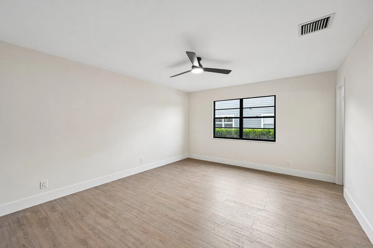 Residence photo 10