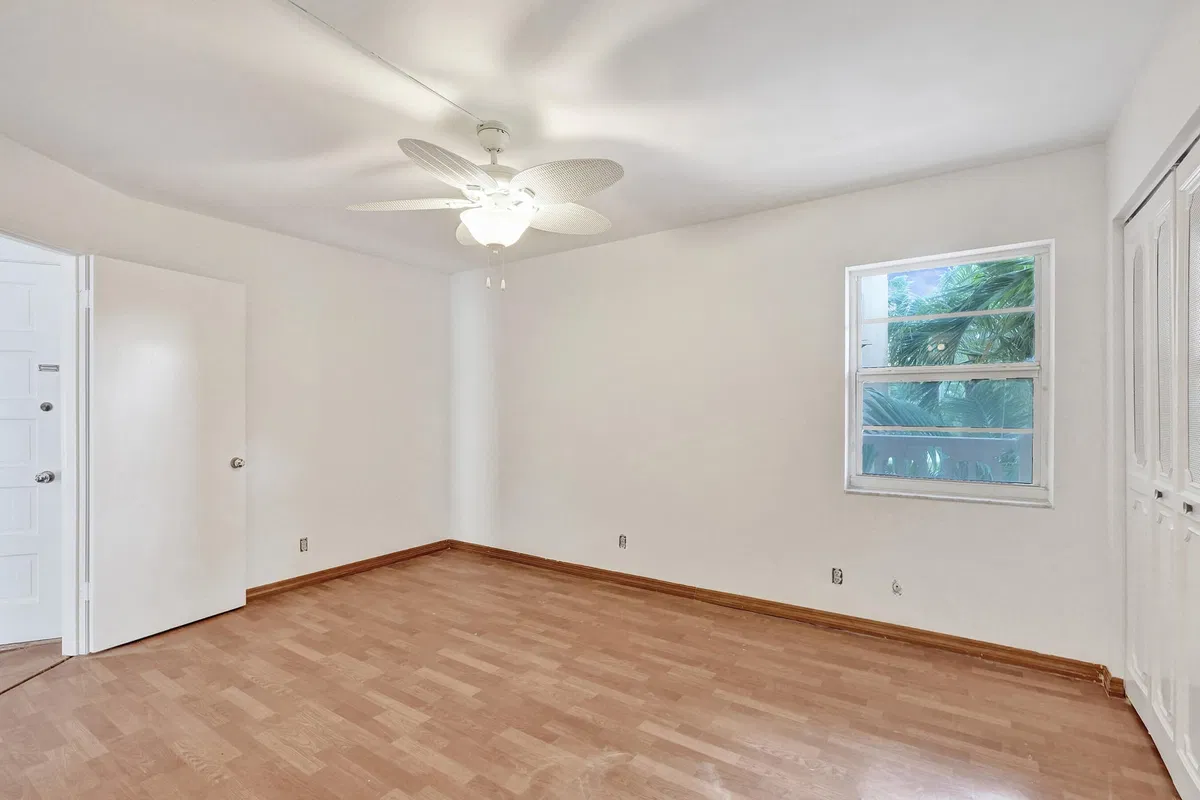 Unit 304 photo 19