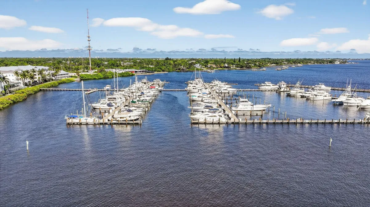 Harborage Yacht Club Unit 302