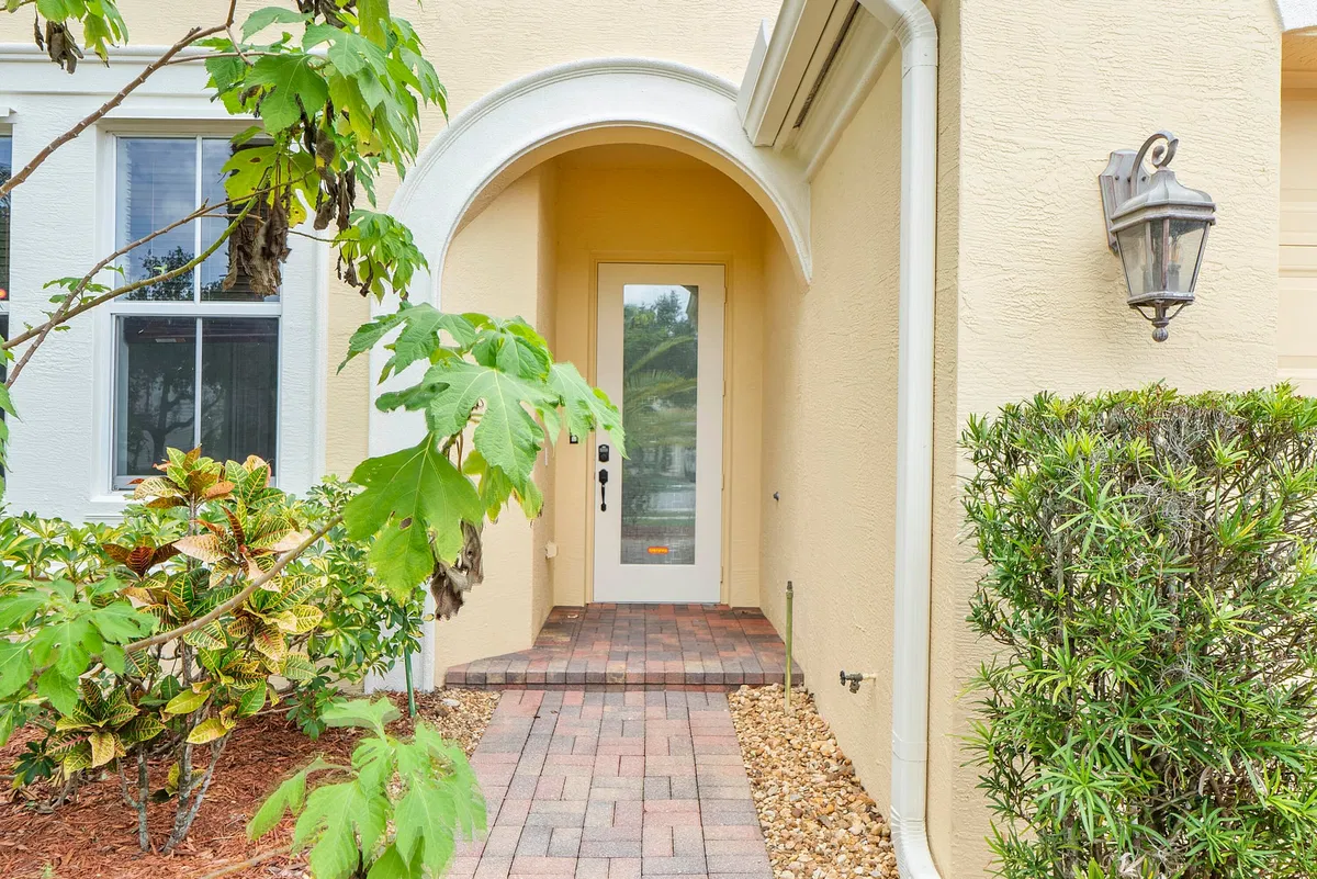 Residence photo 4