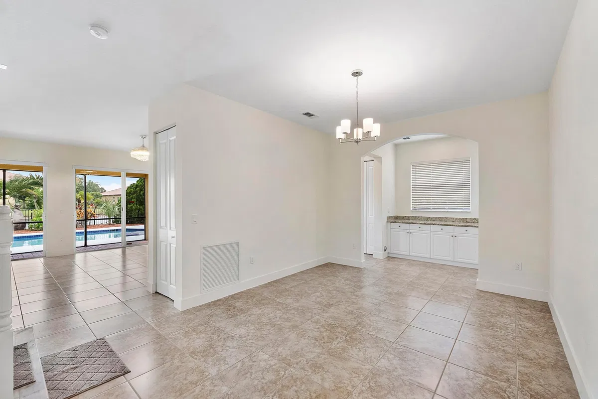 Residence photo 25