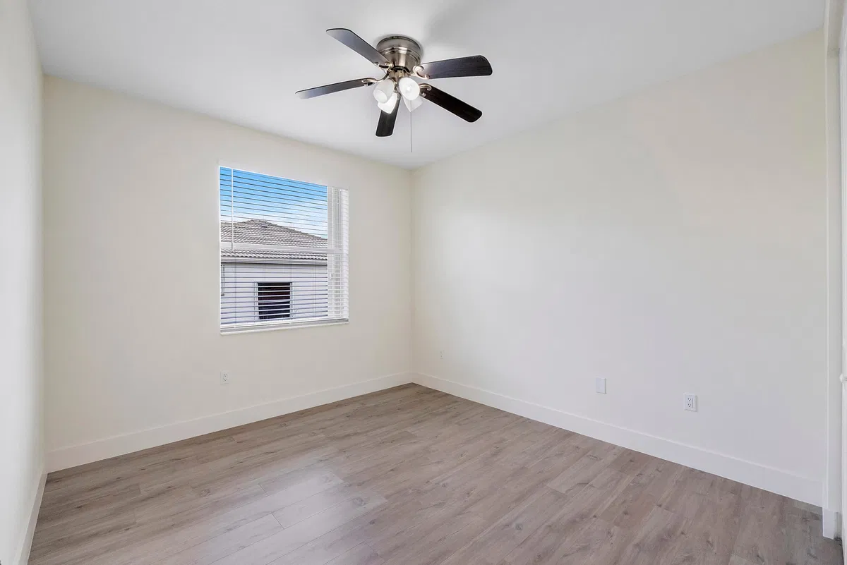 Residence photo 52