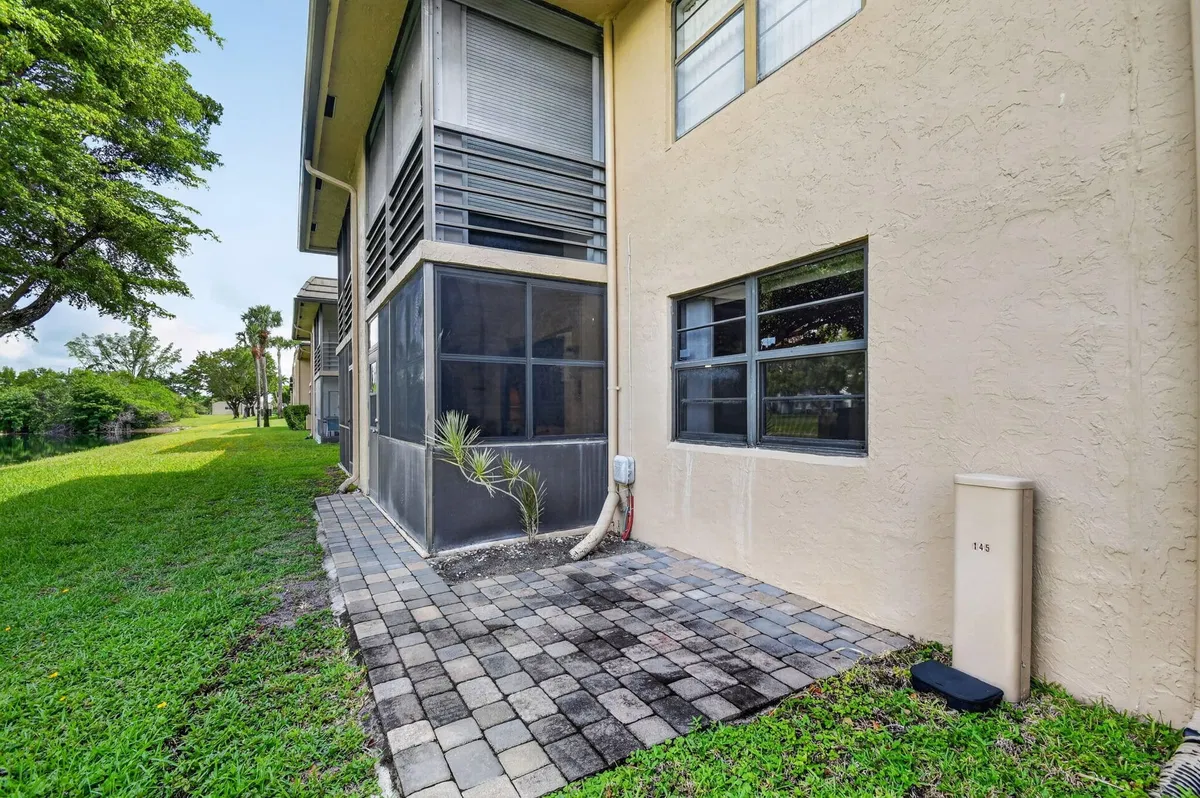 Unit 128 photo 40