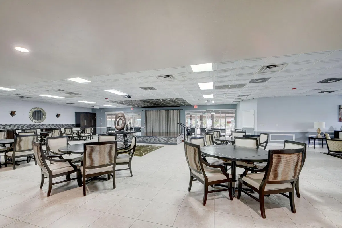Unit 128 photo 46