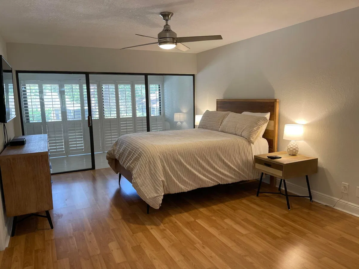 Unit 203 photo 10