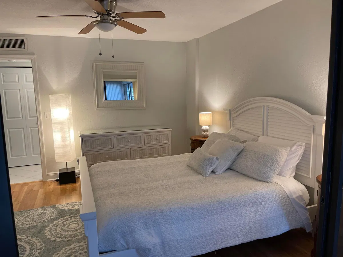 Unit 203 photo 16