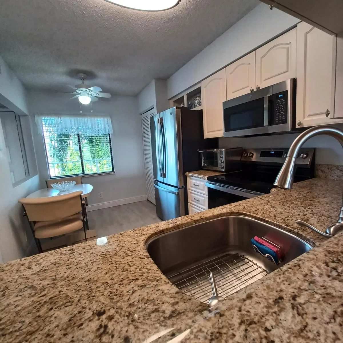 Unit 406 photo 10