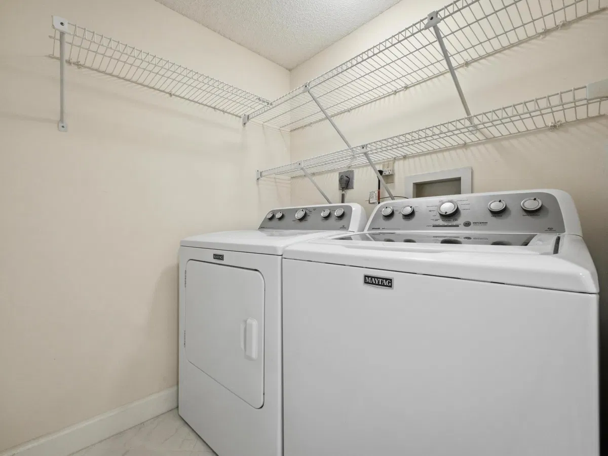 Unit 201 photo 22