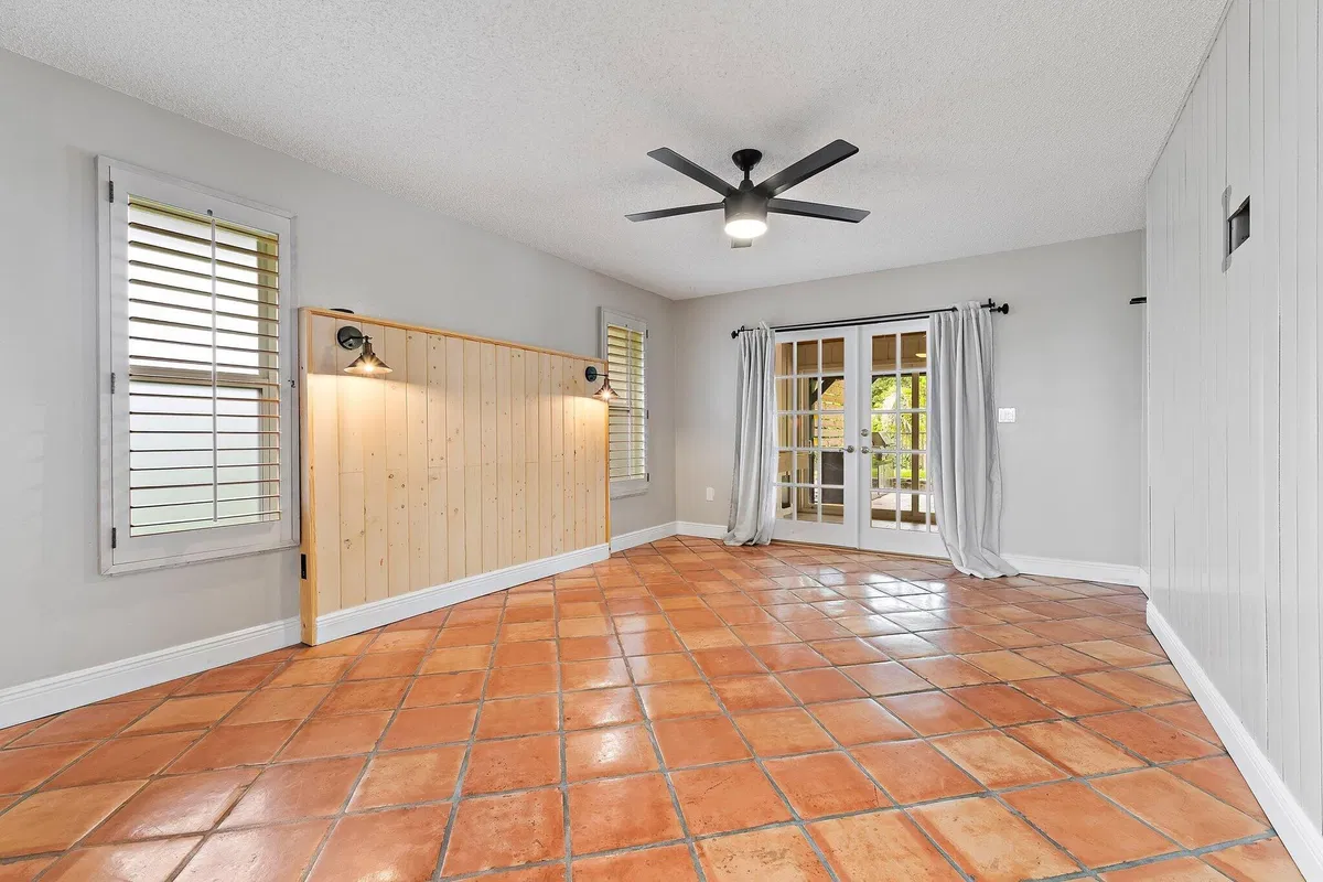 Residence photo 16