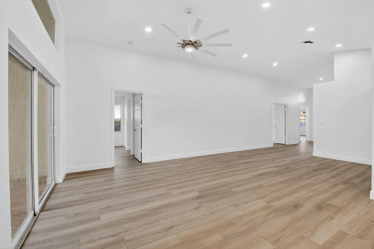  Residence photo 28