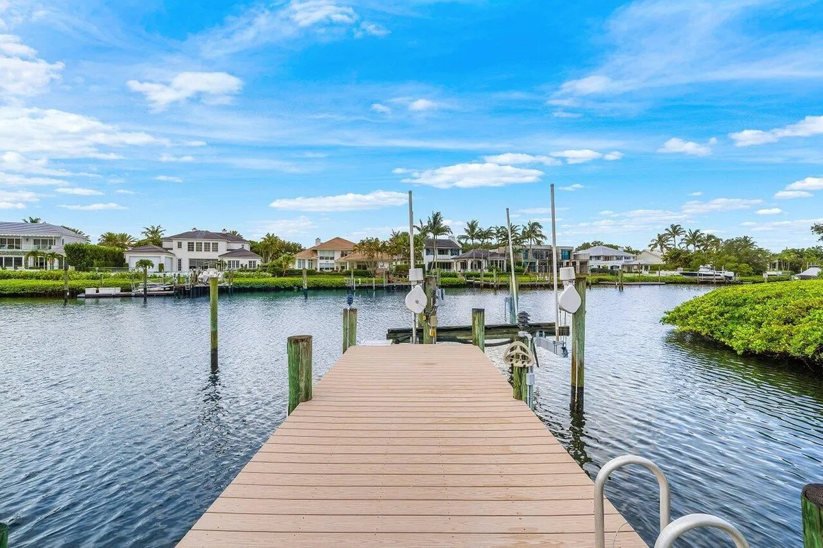Admirals Cove Residence photo 10