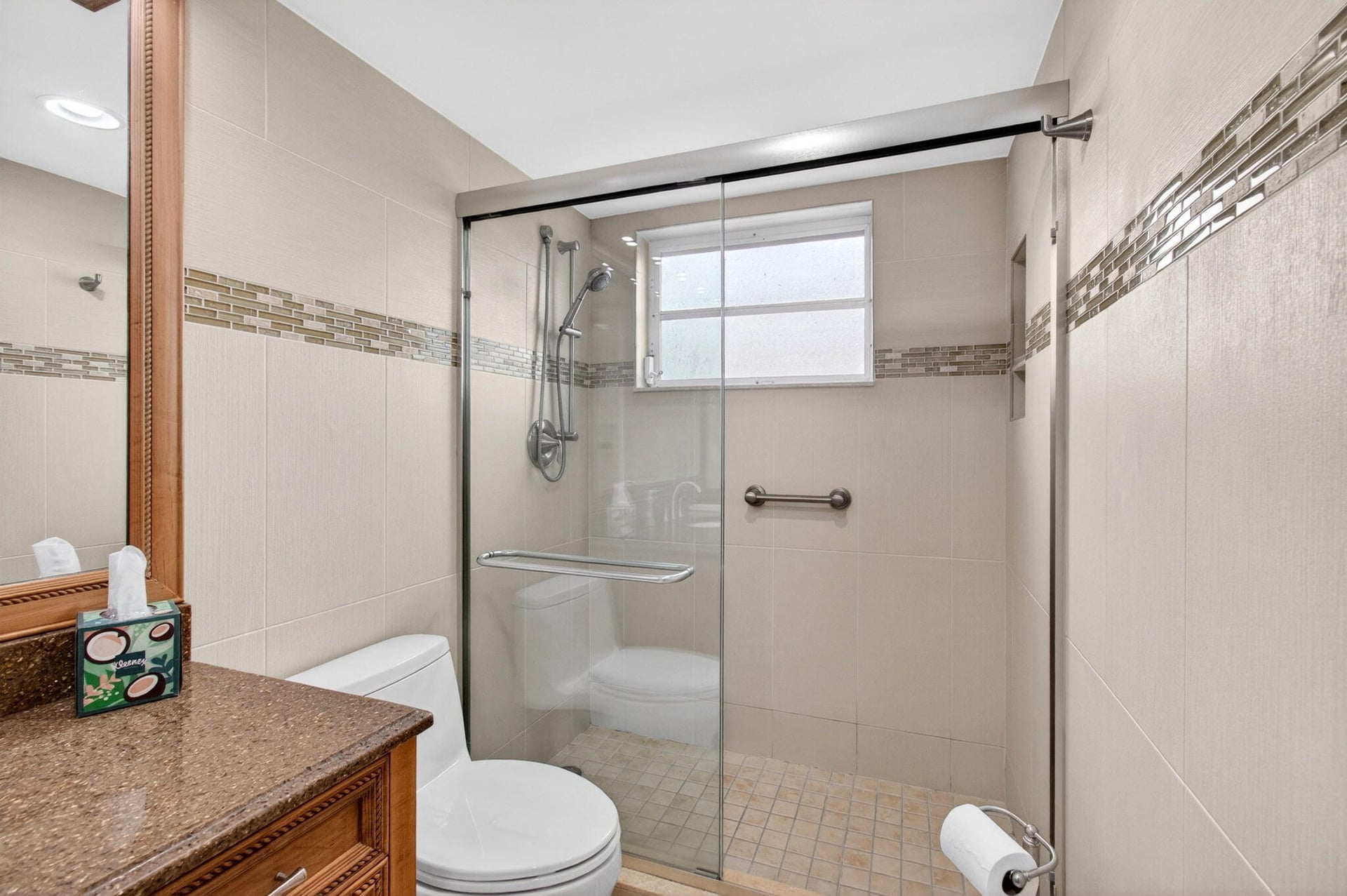 Unit 310 photo 37