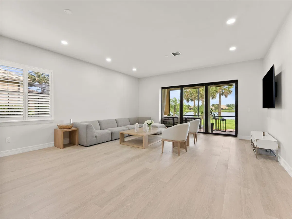 Residence photo 4