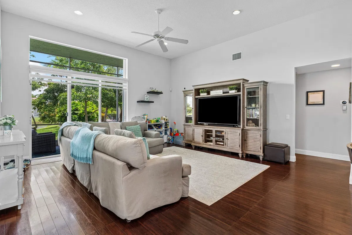 Boca Isles Residence photo 13