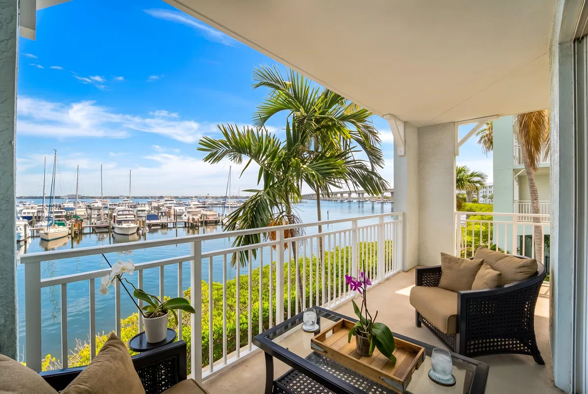 Harborage Yacht Club Unit 203