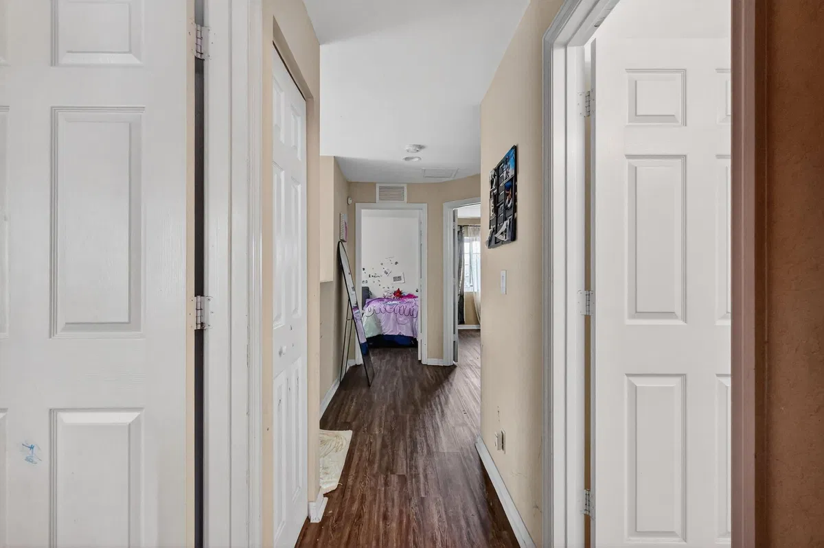 Residence photo 34