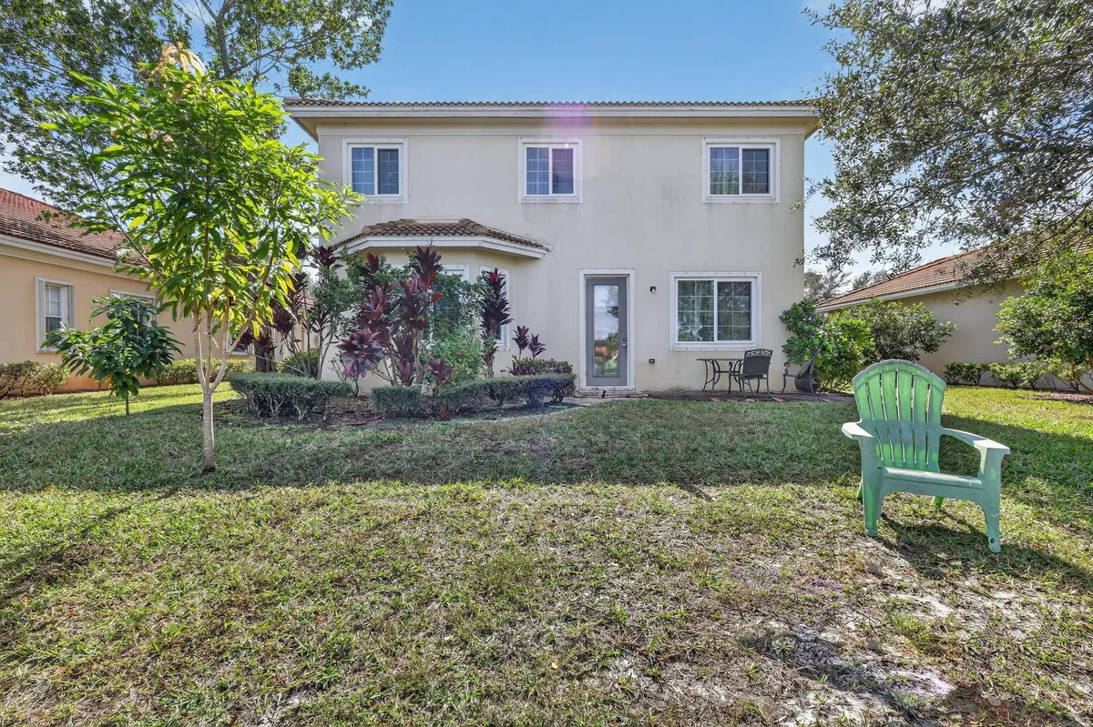 Residence photo 37