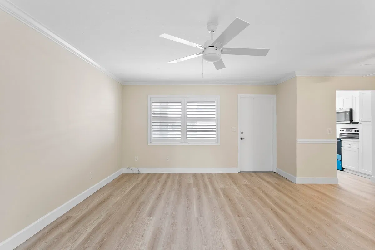Unit 203 photo 13
