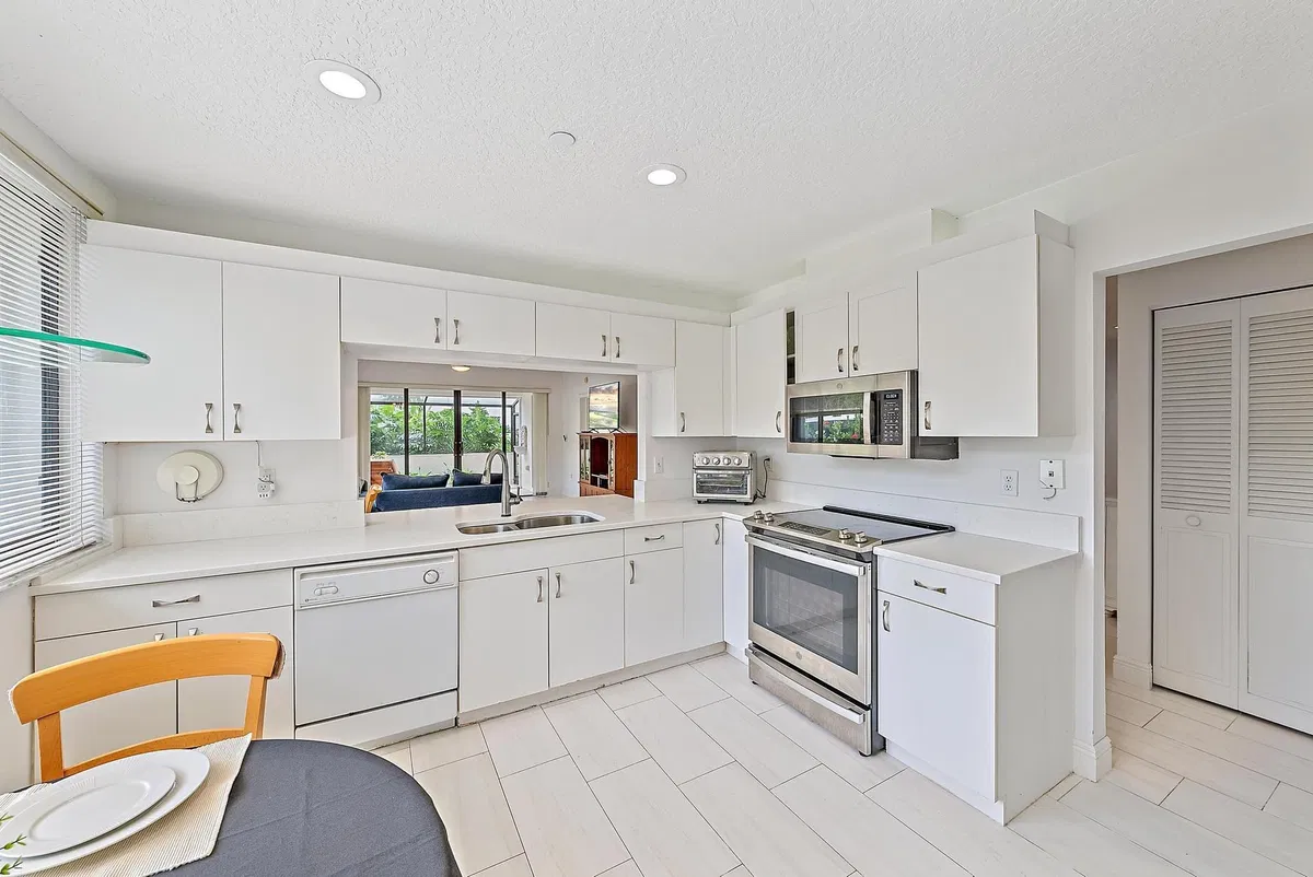Residence photo 4